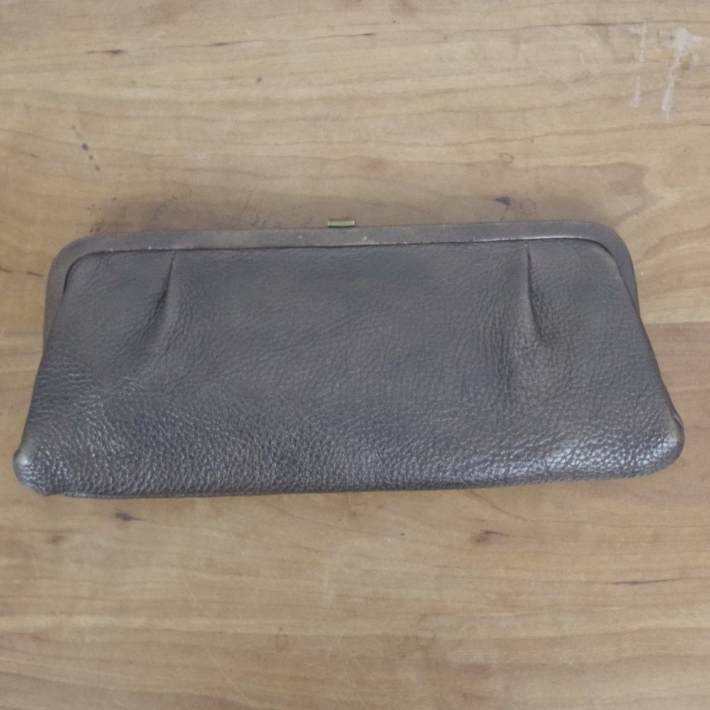 True Vintage Brown Pebbled Leather Clutch Purse